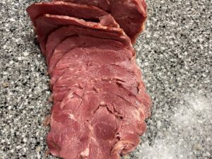 roktlammelarskiver Røkt lammelår i skiver - 150 gr.